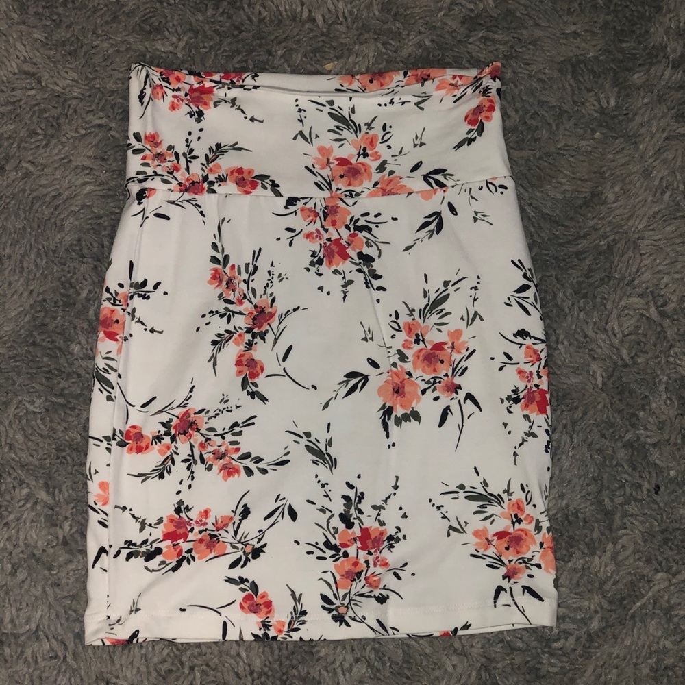 Floral mini skirt